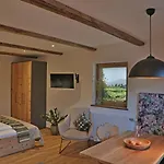 Auerbauer Farm stay *